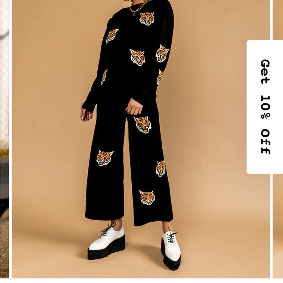 LALA Black Tiger Sweater - Picture 2 of 4